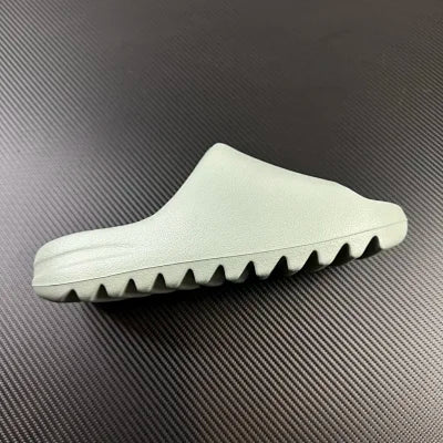 Yeezy Slide +10